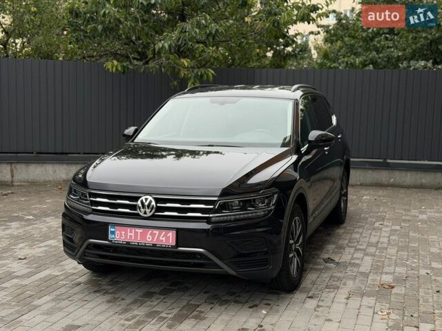 Серый Вольво B60, объемом двигателя 2 л и пробегом 240 тыс. км за 16100 $, фото 1 на Automoto.ua