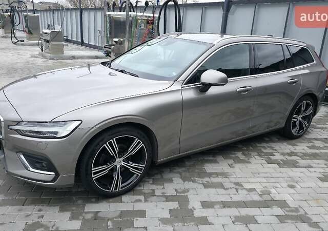 Сірий Вольво B60, об'ємом двигуна 1.97 л та пробігом 230 тис. км за 25000 $, фото 1 на Automoto.ua