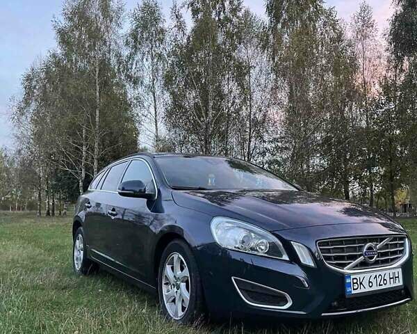 Синий Вольво B60, объемом двигателя 1.6 л и пробегом 279 тыс. км за 9700 $, фото 1 на Automoto.ua
