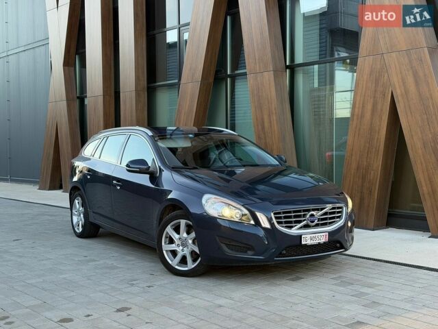 Синий Вольво B60, объемом двигателя 2.4 л и пробегом 216 тыс. км за 11200 $, фото 1 на Automoto.ua