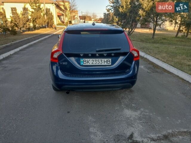Синій Вольво B60, об'ємом двигуна 1.98 л та пробігом 244 тис. км за 10900 $, фото 1 на Automoto.ua