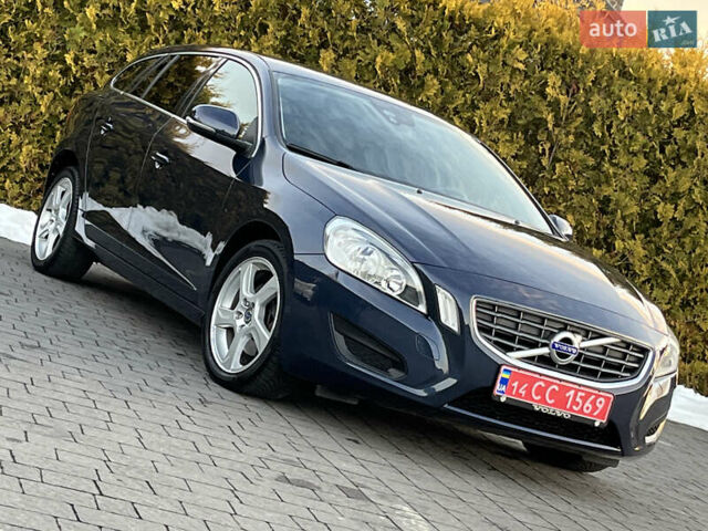 Синий Вольво B60, объемом двигателя 1.6 л и пробегом 207 тыс. км за 9999 $, фото 1 на Automoto.ua