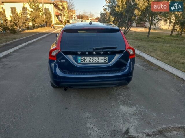 Синій Вольво B60, об'ємом двигуна 1.98 л та пробігом 244 тис. км за 10900 $, фото 1 на Automoto.ua