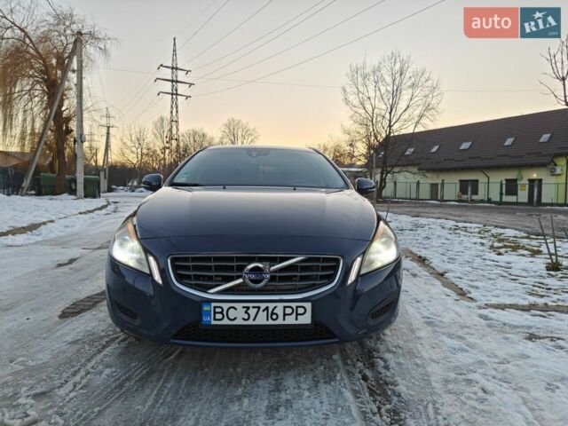 Синий Вольво B60, объемом двигателя 1.56 л и пробегом 262 тыс. км за 8800 $, фото 1 на Automoto.ua