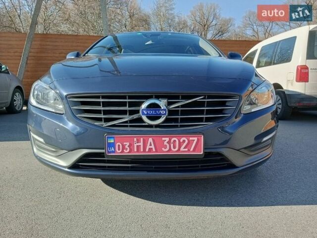 Синий Вольво B60, объемом двигателя 2 л и пробегом 235 тыс. км за 11700 $, фото 1 на Automoto.ua