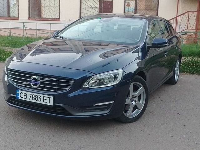 Синий Вольво B60, объемом двигателя 2 л и пробегом 235 тыс. км за 11600 $, фото 1 на Automoto.ua