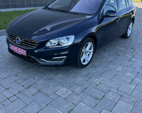 Синий Вольво B60, объемом двигателя 2 л и пробегом 160 тыс. км за 9990 $, фото 1 на Automoto.ua