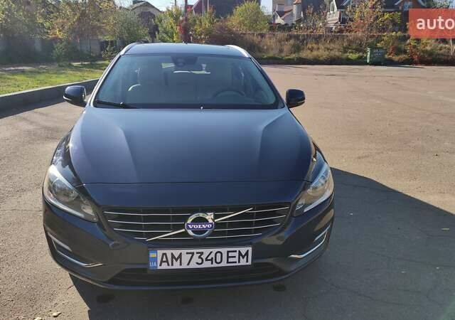 Синій Вольво B60, об'ємом двигуна 2 л та пробігом 262 тис. км за 10900 $, фото 1 на Automoto.ua