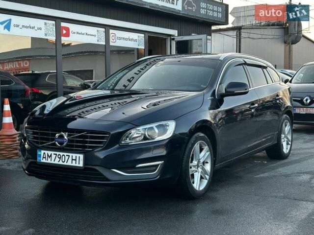 Синий Вольво B60, объемом двигателя 2.4 л и пробегом 235 тыс. км за 15990 $, фото 1 на Automoto.ua