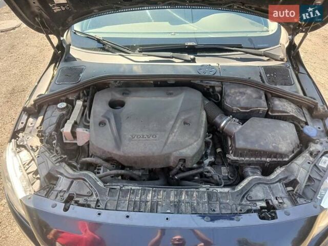 Синий Вольво B60, объемом двигателя 1.97 л и пробегом 310 тыс. км за 11500 $, фото 1 на Automoto.ua