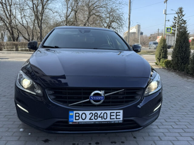 Синий Вольво B60, объемом двигателя 2 л и пробегом 167 тыс. км за 11500 $, фото 1 на Automoto.ua
