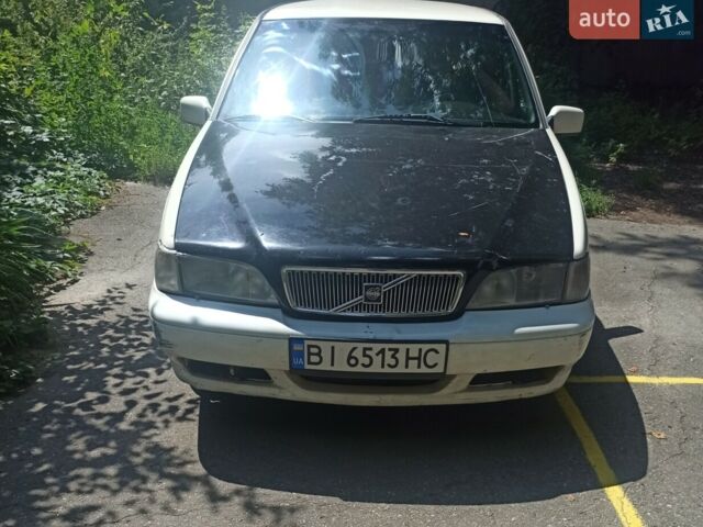 Білий Вольво V70, об'ємом двигуна 2.5 л та пробігом 370 тис. км за 3500 $, фото 1 на Automoto.ua