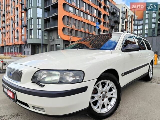 Білий Вольво V70, об'ємом двигуна 2 л та пробігом 417 тис. км за 3990 $, фото 1 на Automoto.ua