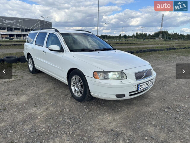 Белый Вольво В70, объемом двигателя 2.44 л и пробегом 312 тыс. км за 6499 $, фото 1 на Automoto.ua