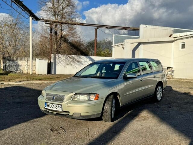 Бежевий Вольво V70, об'ємом двигуна 0 л та пробігом 240 тис. км за 2050 $, фото 1 на Automoto.ua