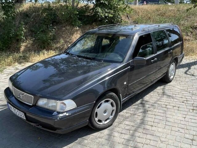 Чорний Вольво V70, об'ємом двигуна 2.4 л та пробігом 266 тис. км за 2500 $, фото 1 на Automoto.ua