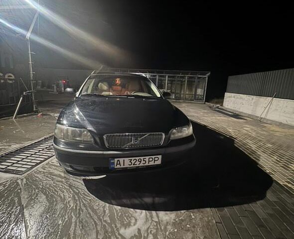 Черный Вольво В70, объемом двигателя 2.4 л и пробегом 370 тыс. км за 4300 $, фото 1 на Automoto.ua