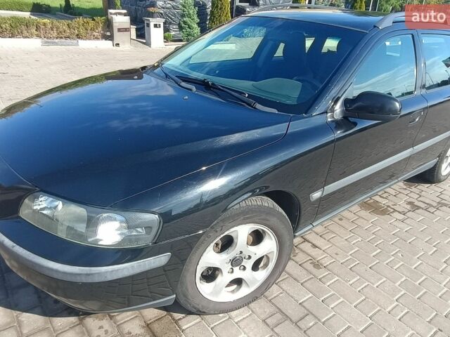 Чорний Вольво V70, об'ємом двигуна 2.4 л та пробігом 348 тис. км за 3150 $, фото 1 на Automoto.ua