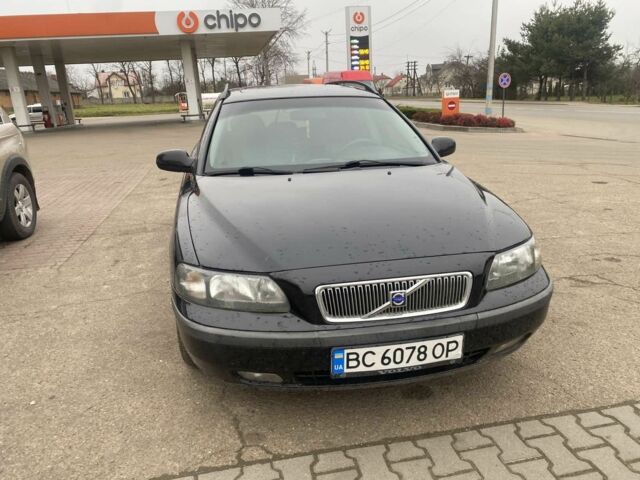 Черный Вольво В70, объемом двигателя 2.4 л и пробегом 250 тыс. км за 4750 $, фото 1 на Automoto.ua