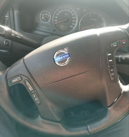 Чорний Вольво V70, об'ємом двигуна 2.4 л та пробігом 439 тис. км за 6500 $, фото 1 на Automoto.ua