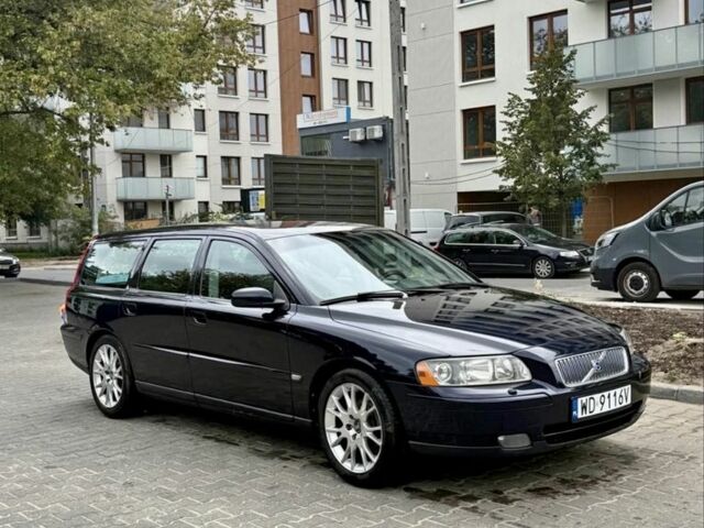 Чорний Вольво V70, об'ємом двигуна 2.4 л та пробігом 403 тис. км за 2600 $, фото 1 на Automoto.ua