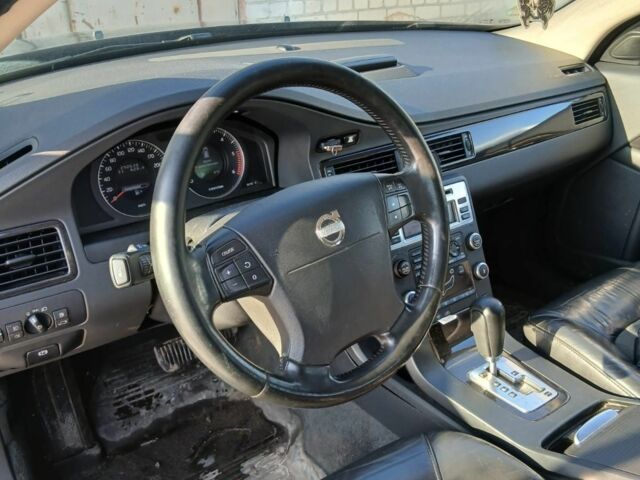 Черный Вольво В70, объемом двигателя 2.4 л и пробегом 297 тыс. км за 3859 $, фото 1 на Automoto.ua