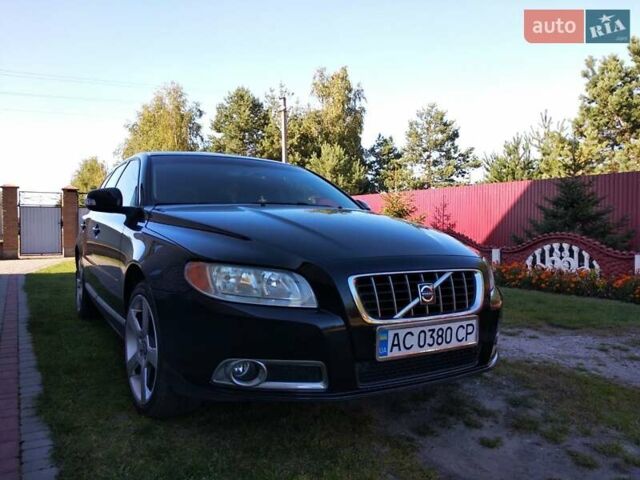Черный Вольво В70, объемом двигателя 2 л и пробегом 250 тыс. км за 10000 $, фото 1 на Automoto.ua