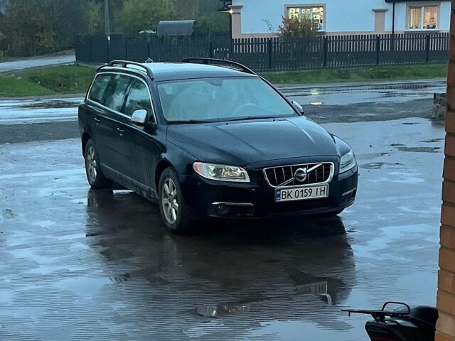 Черный Вольво В70, объемом двигателя 1.98 л и пробегом 290 тыс. км за 9000 $, фото 1 на Automoto.ua