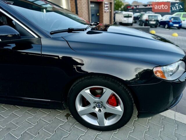 Черный Вольво В70, объемом двигателя 1.56 л и пробегом 230 тыс. км за 7850 $, фото 1 на Automoto.ua
