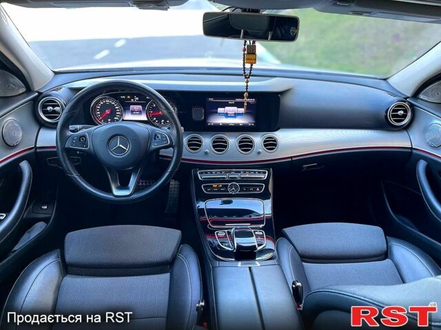 Черный Вольво В70, объемом двигателя 2 л и пробегом 395 тыс. км за 8500 $, фото 1 на Automoto.ua