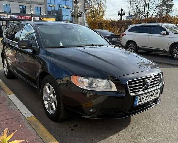 Черный Вольво В70, объемом двигателя 2.4 л и пробегом 329 тыс. км за 8500 $, фото 1 на Automoto.ua