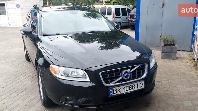 Черный Вольво В70, объемом двигателя 1.98 л и пробегом 280 тыс. км за 9950 $, фото 1 на Automoto.ua