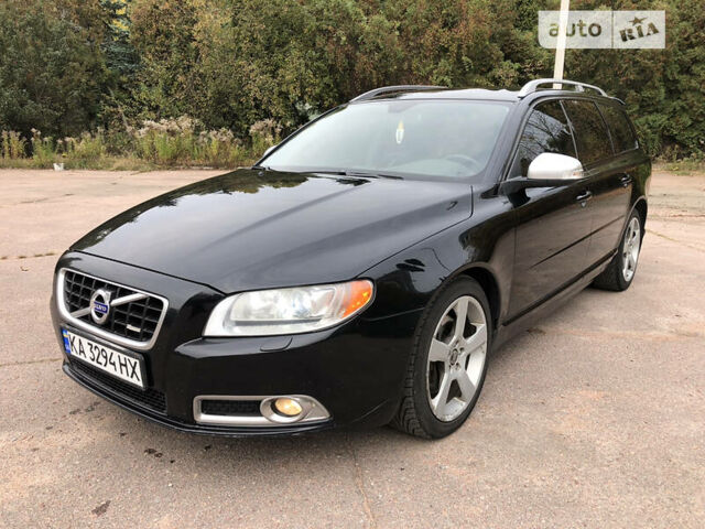 Черный Вольво В70, объемом двигателя 2 л и пробегом 319 тыс. км за 7300 $, фото 1 на Automoto.ua
