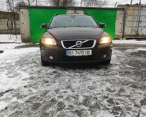 Черный Вольво В70, объемом двигателя 1.56 л и пробегом 201 тыс. км за 6500 $, фото 1 на Automoto.ua