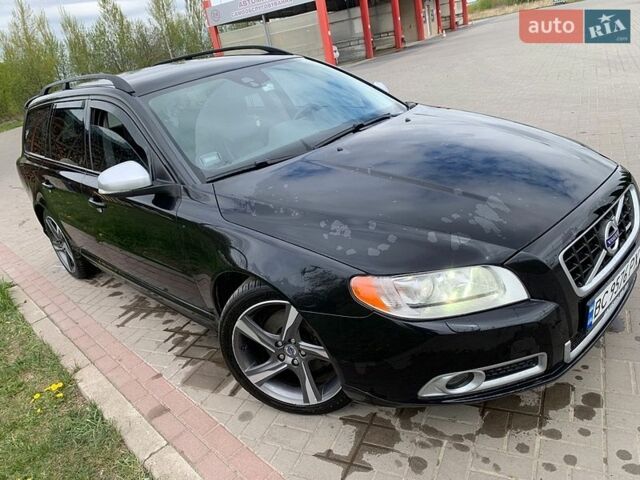 Черный Вольво В70, объемом двигателя 1.6 л и пробегом 298 тыс. км за 11000 $, фото 1 на Automoto.ua