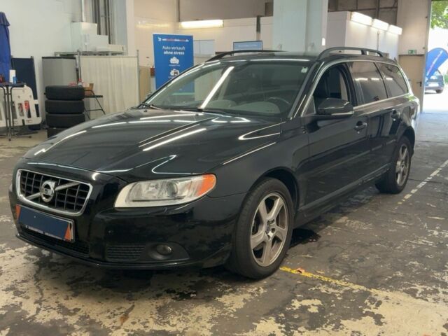Черный Вольво В70, объемом двигателя 1.6 л и пробегом 240 тыс. км за 10000 $, фото 1 на Automoto.ua