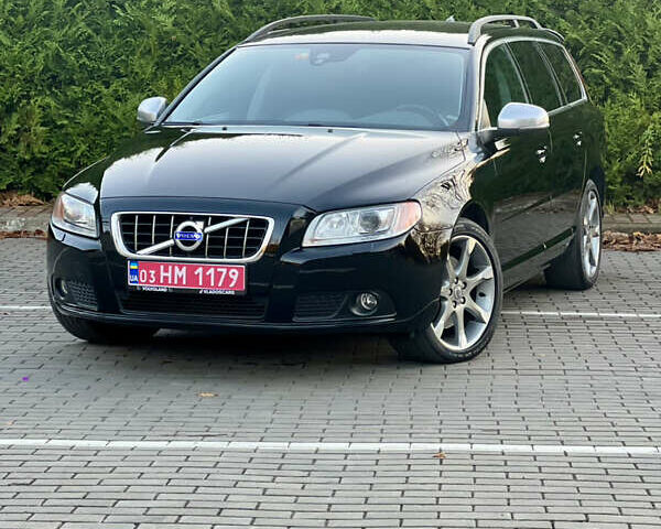 Черный Вольво В70, объемом двигателя 2.4 л и пробегом 288 тыс. км за 15490 $, фото 1 на Automoto.ua