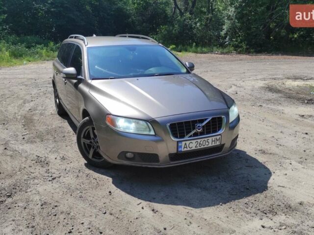Коричневий Вольво V70, об'ємом двигуна 2 л та пробігом 303 тис. км за 8100 $, фото 1 на Automoto.ua