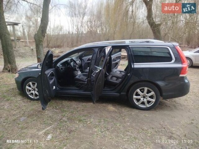 Коричневый Вольво В70, объемом двигателя 1.6 л и пробегом 273 тыс. км за 9000 $, фото 1 на Automoto.ua