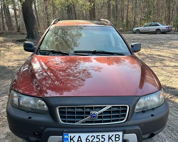 Красный Вольво В70, объемом двигателя 2.43 л и пробегом 298 тыс. км за 4750 $, фото 1 на Automoto.ua