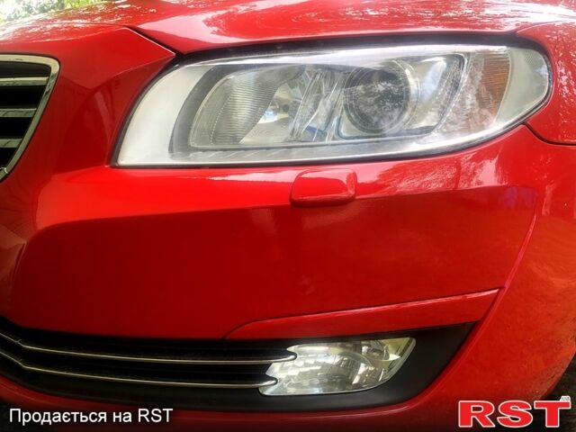 Червоний Вольво V70, об'ємом двигуна 2 л та пробігом 250 тис. км за 11000 $, фото 1 на Automoto.ua