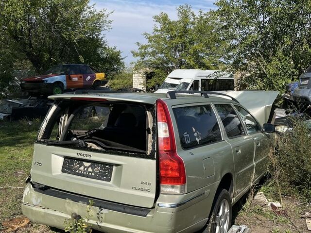 Вольво В70, объемом двигателя 2.4 л и пробегом 130 тыс. км за 1506 $, фото 1 на Automoto.ua