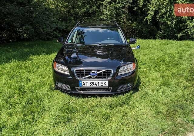 Вольво В70, объемом двигателя 2 л и пробегом 324 тыс. км за 9500 $, фото 1 на Automoto.ua