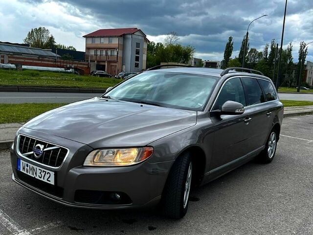 Вольво В70, объемом двигателя 1.6 л и пробегом 275 тыс. км за 5200 $, фото 1 на Automoto.ua