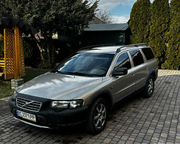 Жовтий Вольво V70, об'ємом двигуна 2.44 л та пробігом 200 тис. км за 5000 $, фото 1 на Automoto.ua