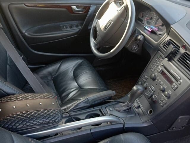 Сірий Вольво V70, об'ємом двигуна 0 л та пробігом 354 тис. км за 3700 $, фото 1 на Automoto.ua