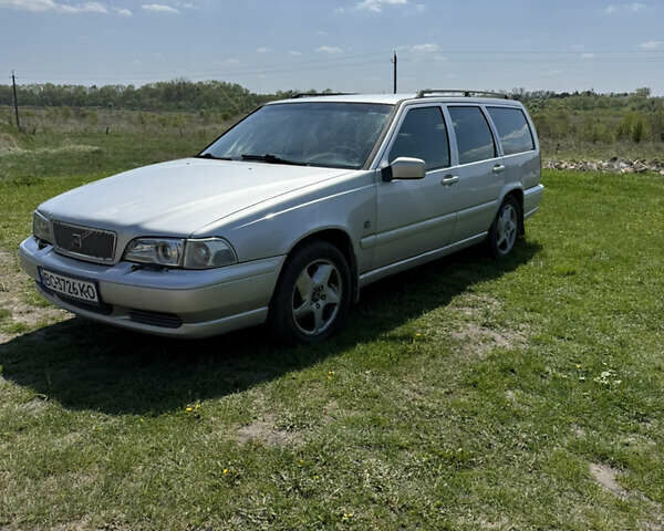 Сірий Вольво V70, об'ємом двигуна 2.46 л та пробігом 555 тис. км за 2999 $, фото 1 на Automoto.ua