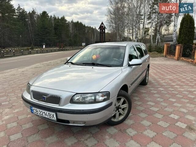 Серый Вольво В70, объемом двигателя 2.44 л и пробегом 477 тыс. км за 4300 $, фото 1 на Automoto.ua