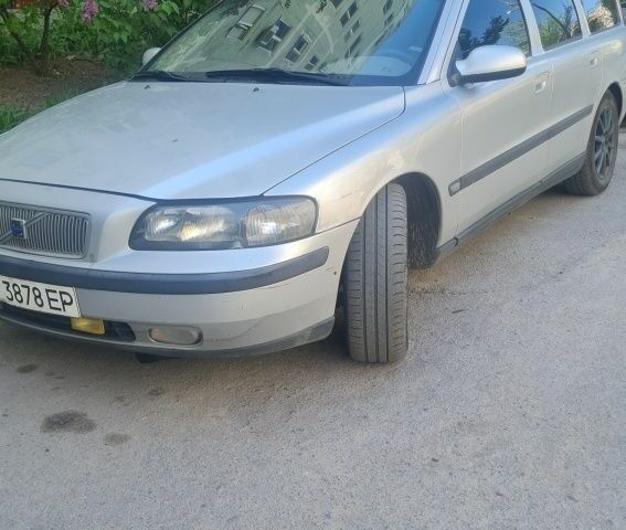 Сірий Вольво V70, об'ємом двигуна 0 л та пробігом 390 тис. км за 4500 $, фото 1 на Automoto.ua