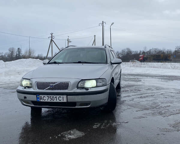 Серый Вольво В70, объемом двигателя 2.5 л и пробегом 400 тыс. км за 3500 $, фото 1 на Automoto.ua